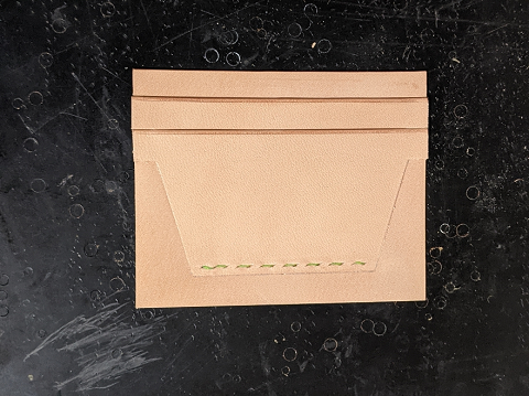 カードポケットの底を縫う